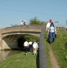 S2400008 leaving Oxford canal