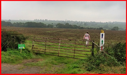 The '1 mile to go' sign as we turned off the road after leaving Goadby Marwood .