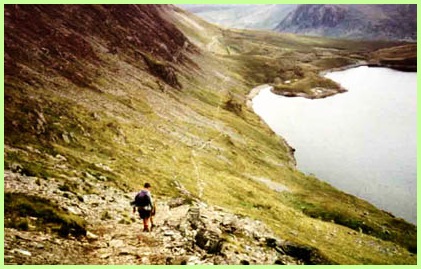 The path from Pen y waun wen with the Ffynon Llugwy Reservoir at the bottom.