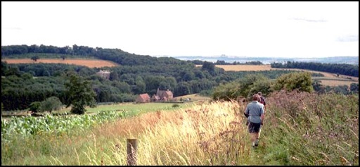 Approaching Foxcote farm .
