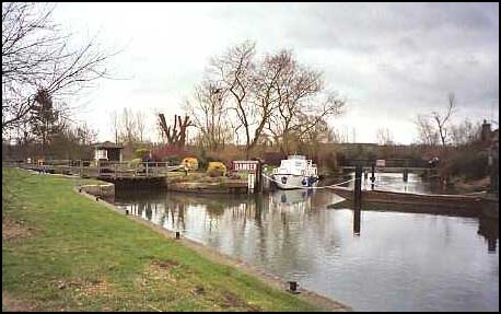 The weir at Buscot