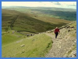 Going uphill on the Pennine way .