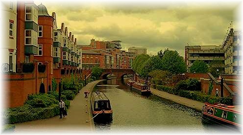 A view of the canal from near the the Farmers Bridge Junction.
